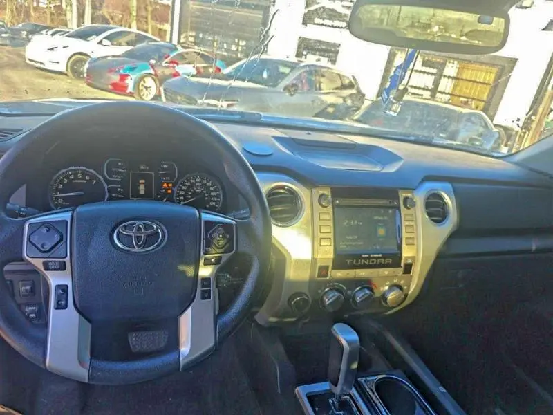 2018 TOYOTA TUNDRA CREWMAX SR5  