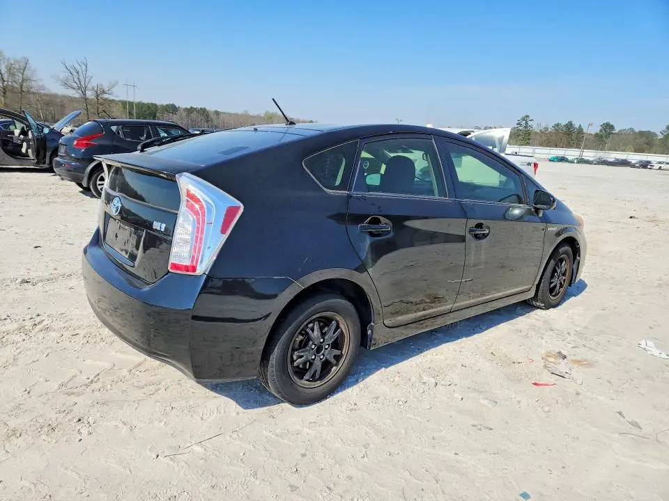 2013 TOYOTA PRIUS TWO  