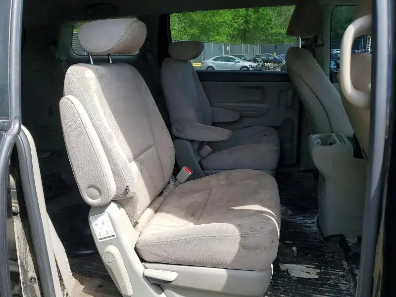 2015 KIA SEDONA LX  
