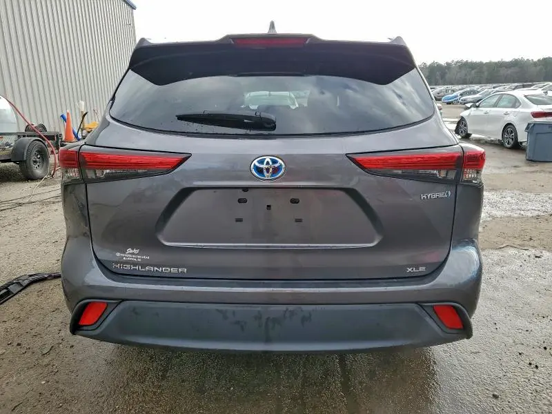 2021 TOYOTA HIGHLANDER HYBRID XLE  