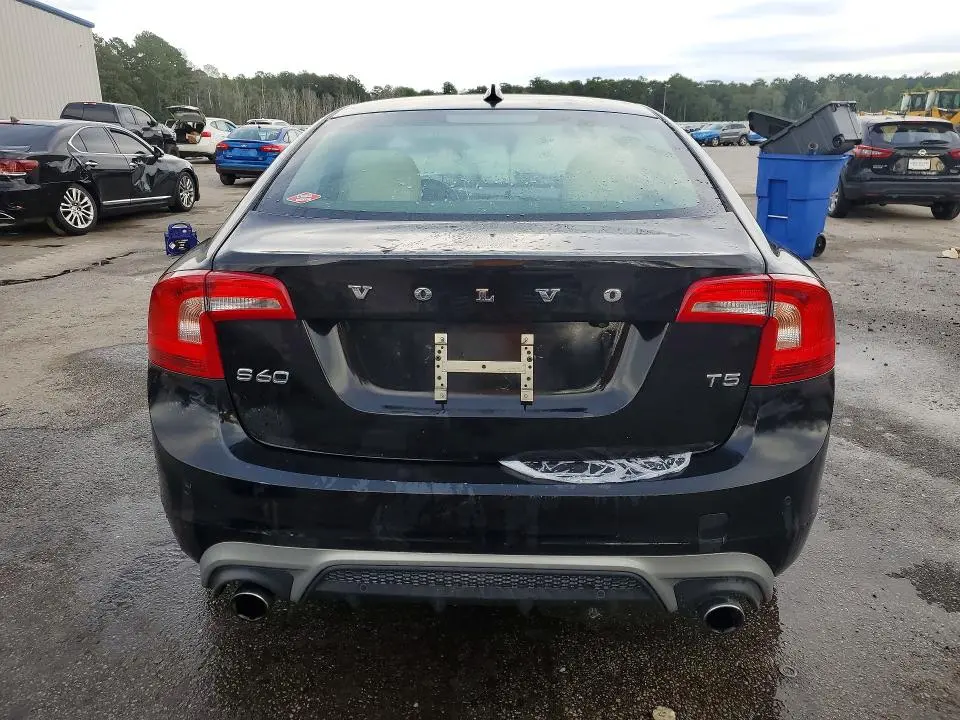 2017 VOLVO S60   