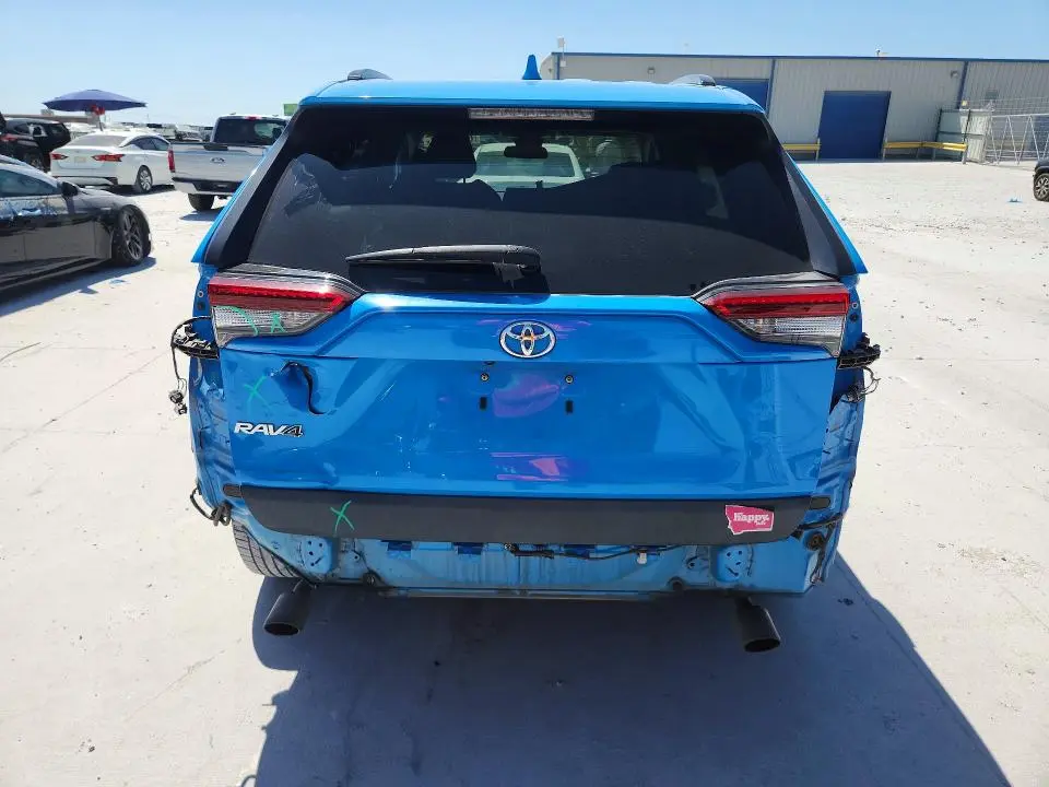 2019 TOYOTA RAV4 XLE  