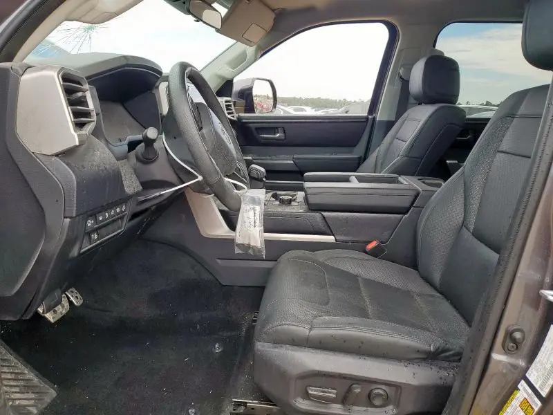 2024 TOYOTA TUNDRA CREWMAX SR  