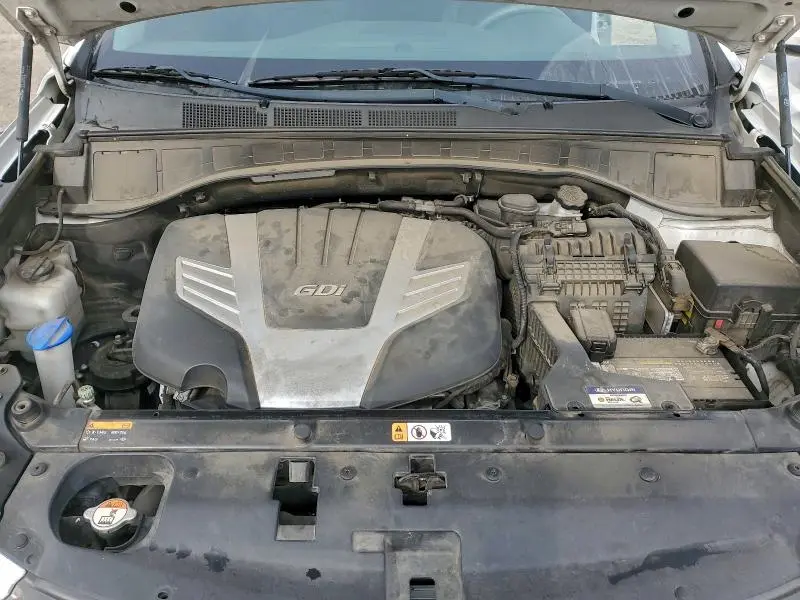 2018 HYUNDAI SANTA FE SE  