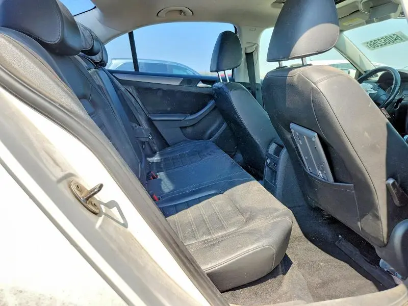 2013 VOLKSWAGEN JETTA SEL  