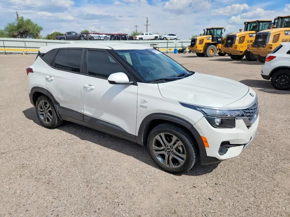 2021 KIA SELTOS LX  