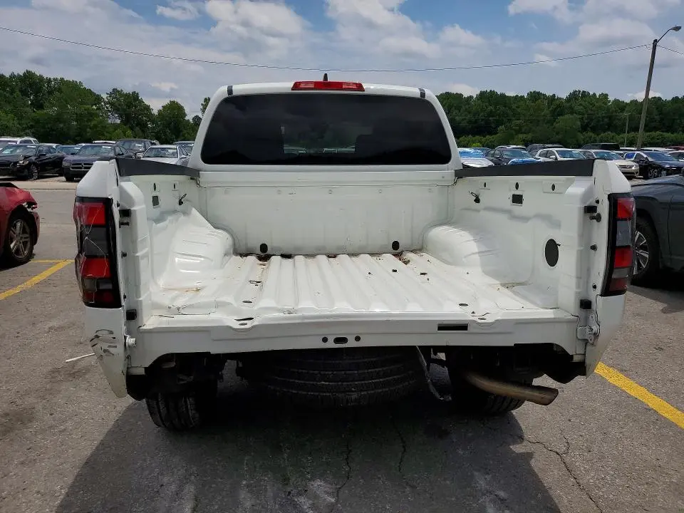 2022 NISSAN FRONTIER S  