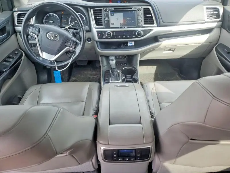 2017 TOYOTA HIGHLANDER XLE  