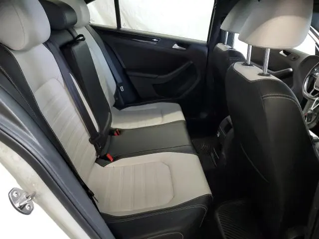 2015 VOLKSWAGEN JETTA SE  