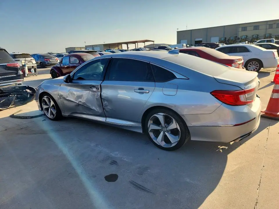 2018 HONDA ACCORD TOURING  
