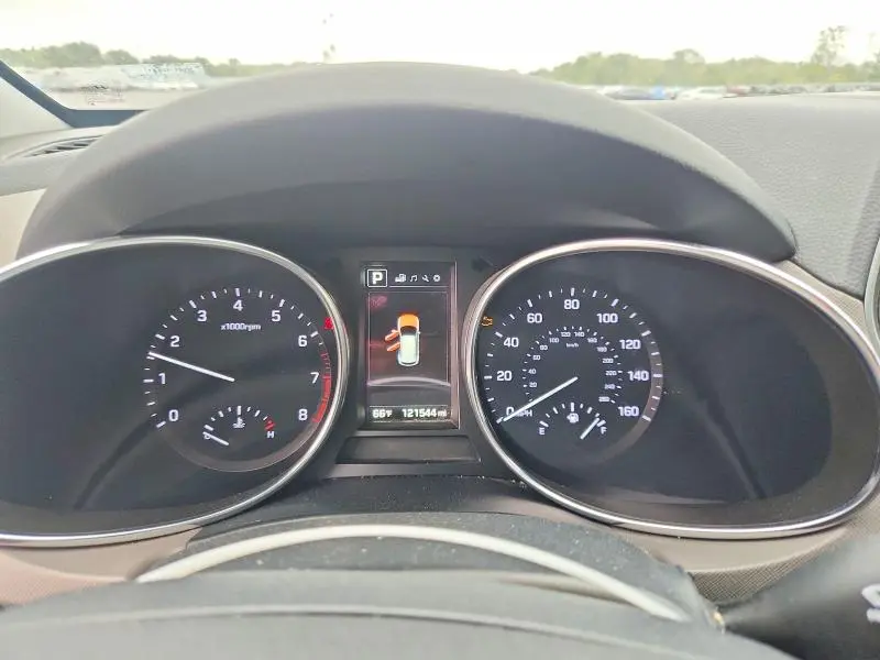 2017 HYUNDAI SANTA FE SE  