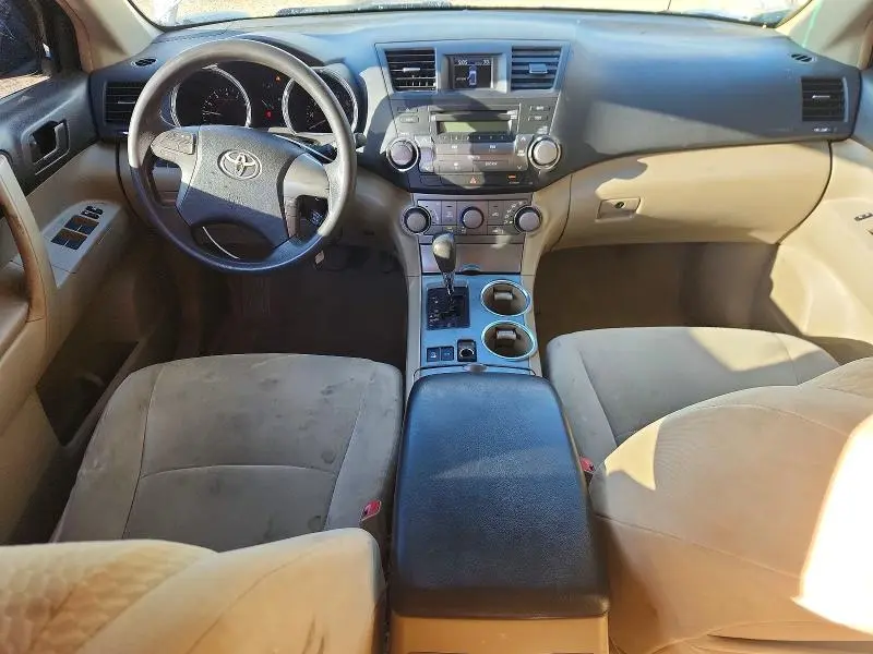 2010 TOYOTA HIGHLANDER BASE  