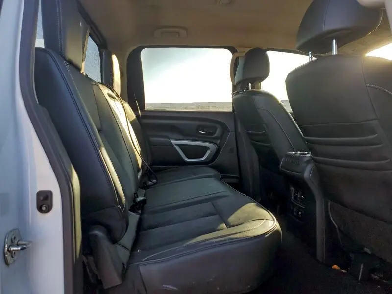 2019 NISSAN TITAN PRO-4X  