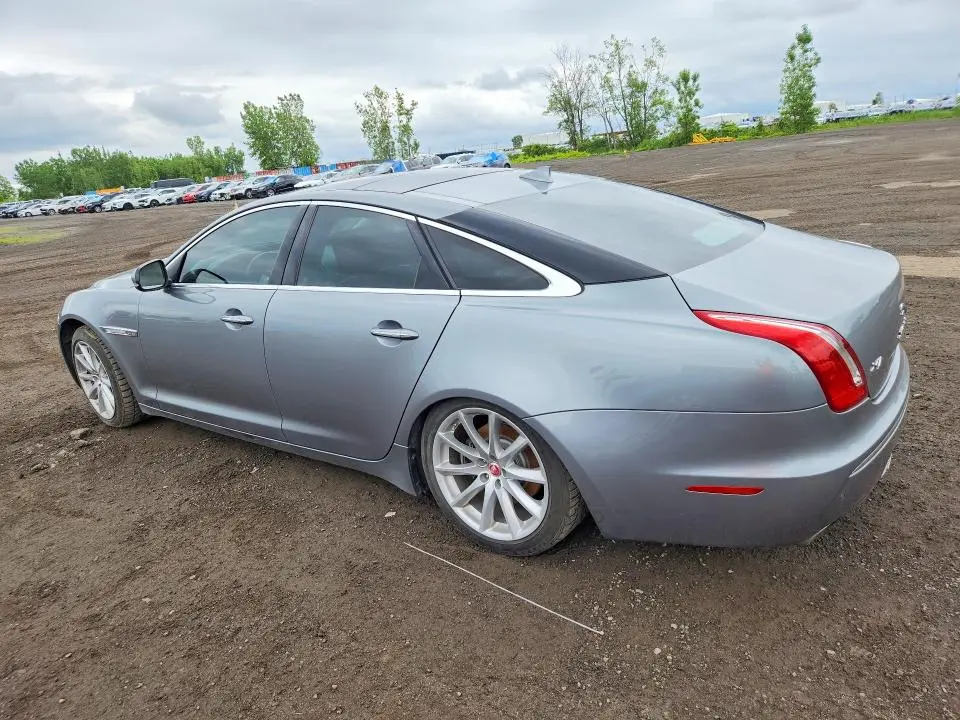 2015 JAGUAR XJ   