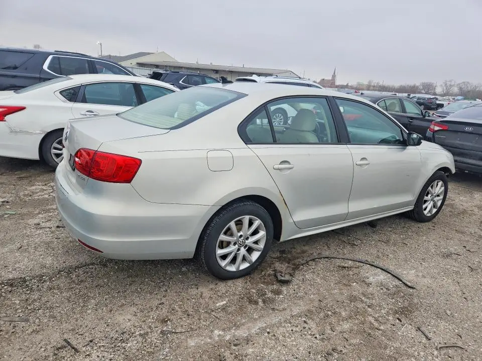 2011 VOLKSWAGEN JETTA SE  
