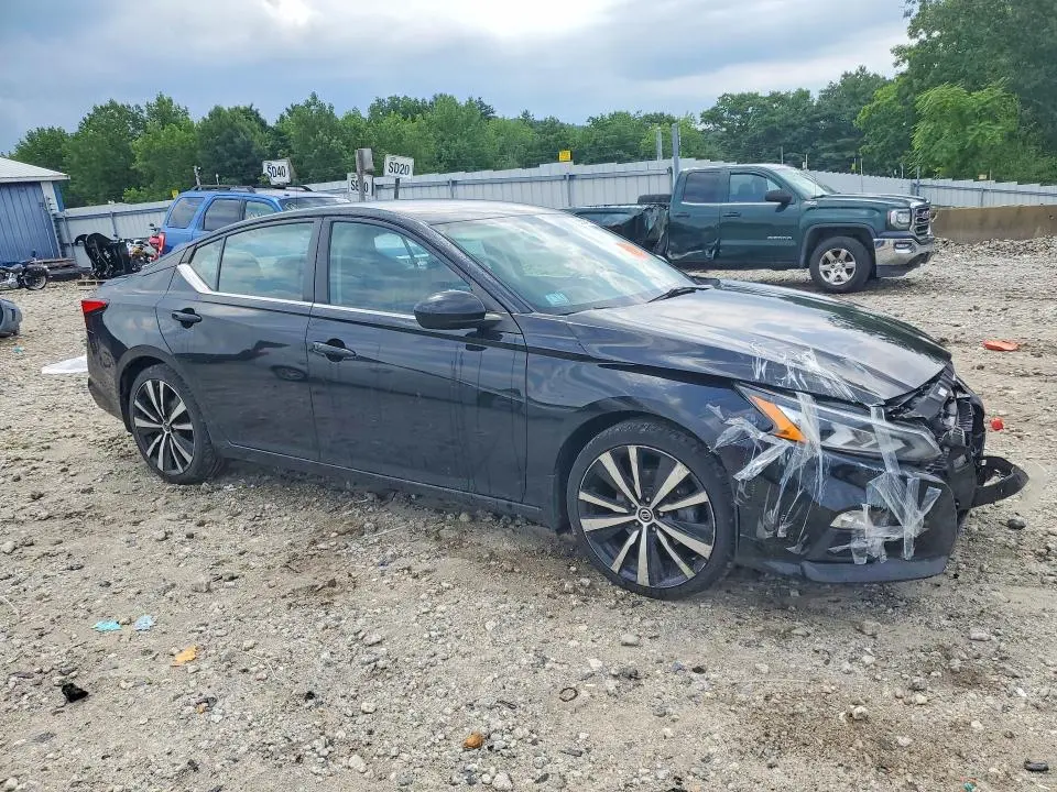 2021 NISSAN ALTIMA SR  