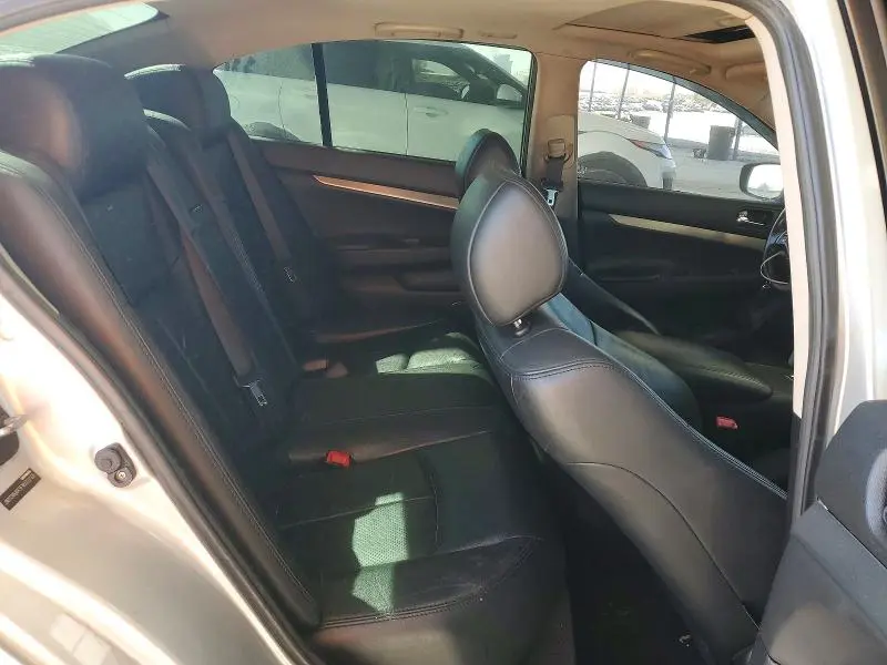 2015 INFINITI Q40 BASE  