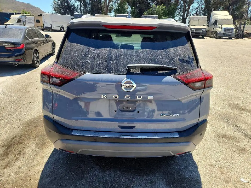 2021 NISSAN ROGUE SL  