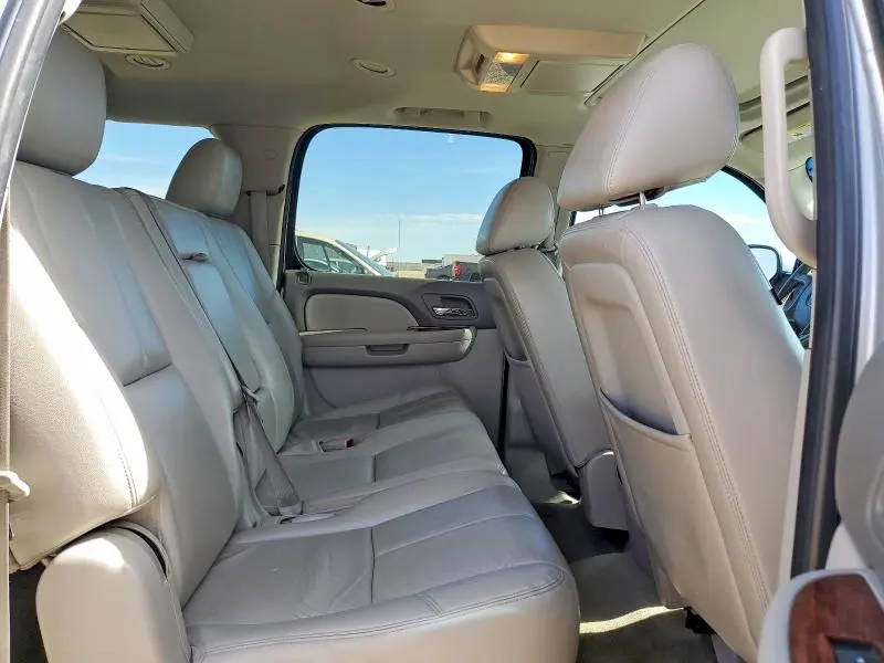 2012 CHEVROLET SUBURBAN K1500 LT  