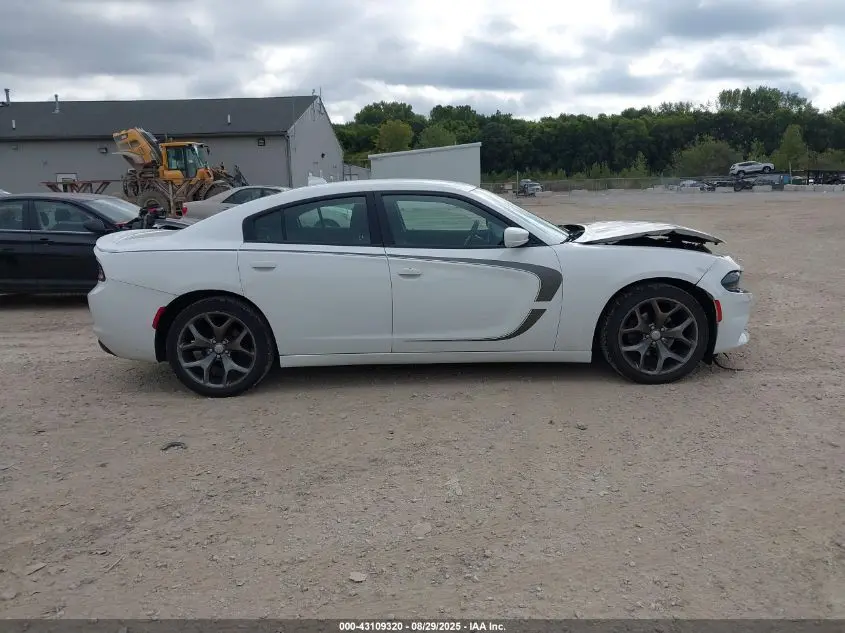 2015 DODGE CHARGER SXT