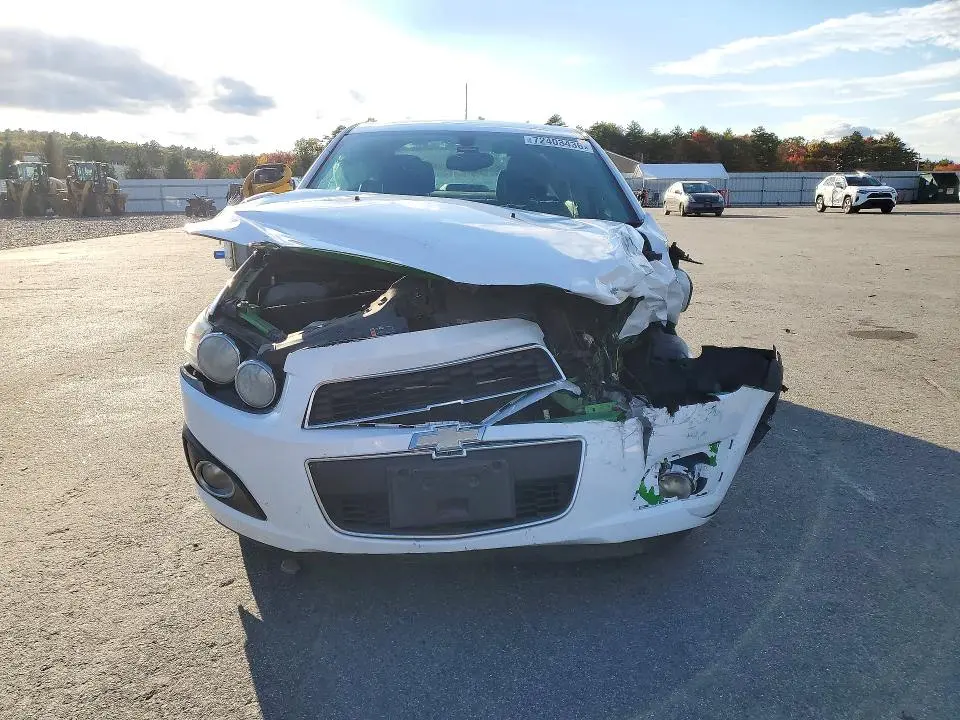 2015 CHEVROLET SONIC LT  