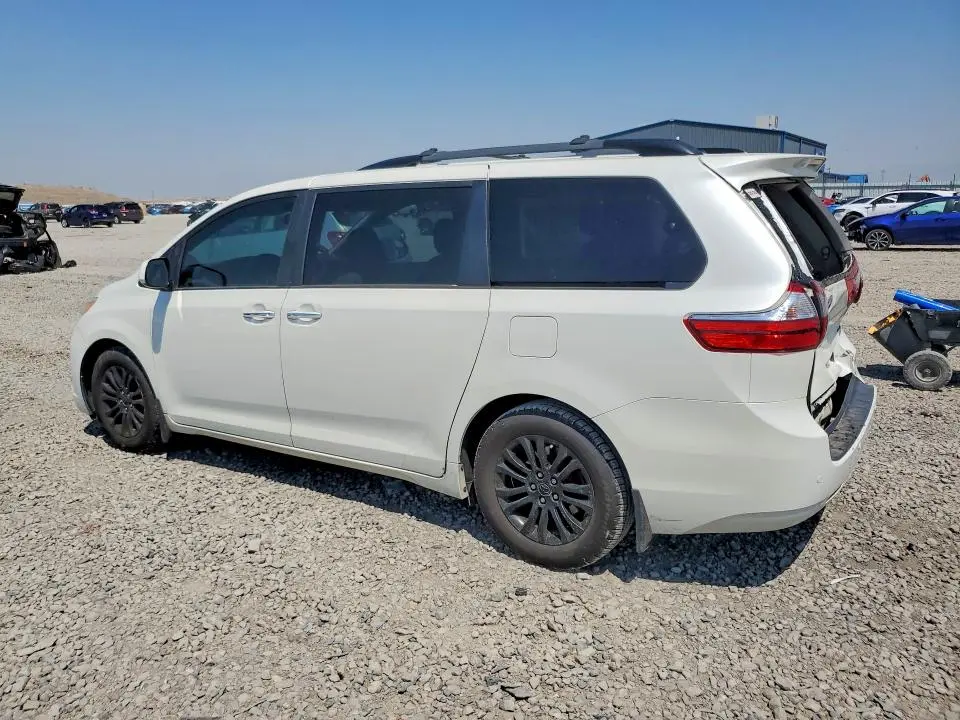 2016 TOYOTA SIENNA XLE PREMIUM 8-PASSENGER  
