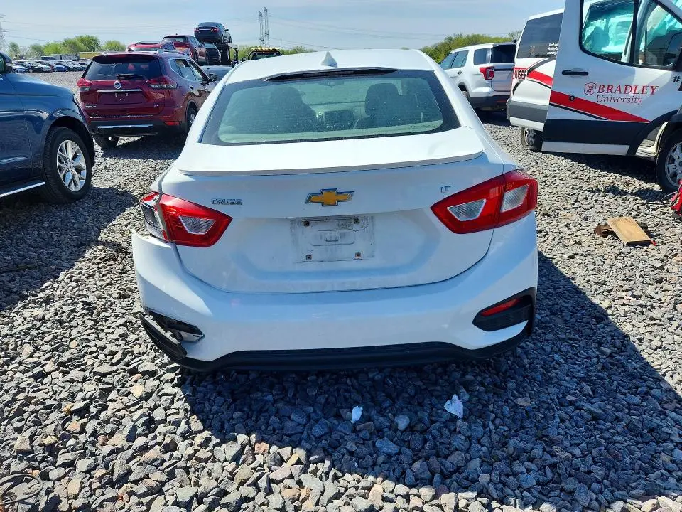 2017 CHEVROLET CRUZE LT  