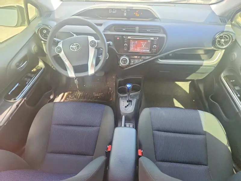 2016 TOYOTA PRIUS C TWO  