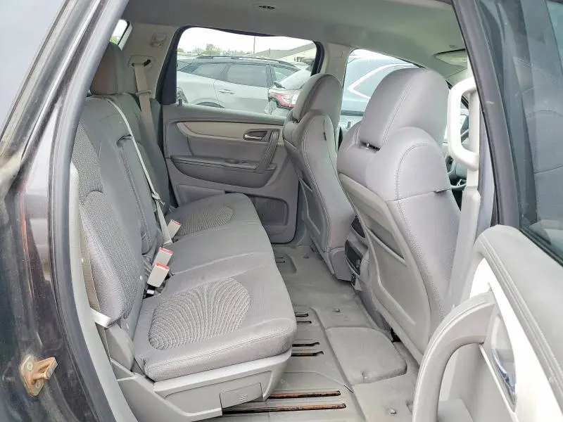 2016 CHEVROLET TRAVERSE LS  