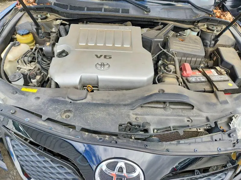2011 TOYOTA CAMRY SE V6  
