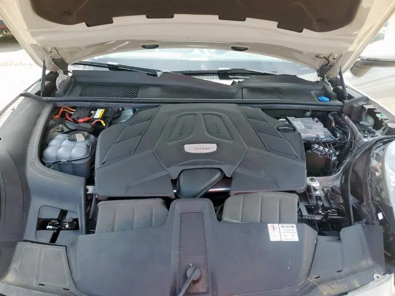 2021 PORSCHE CAYENNE   