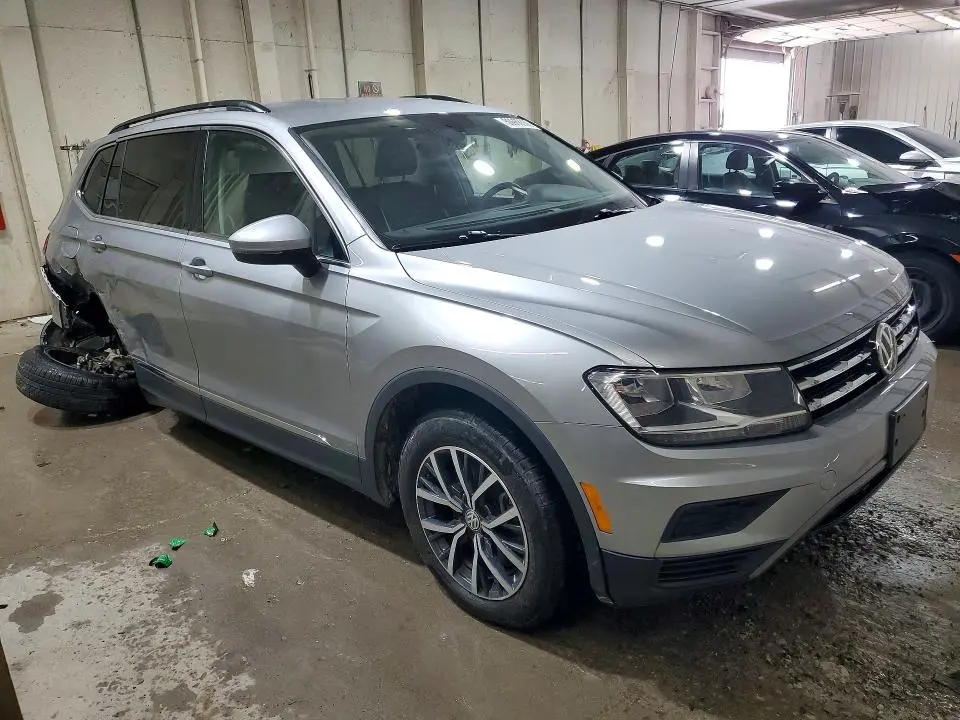 2020 VOLKSWAGEN TIGUAN SE  