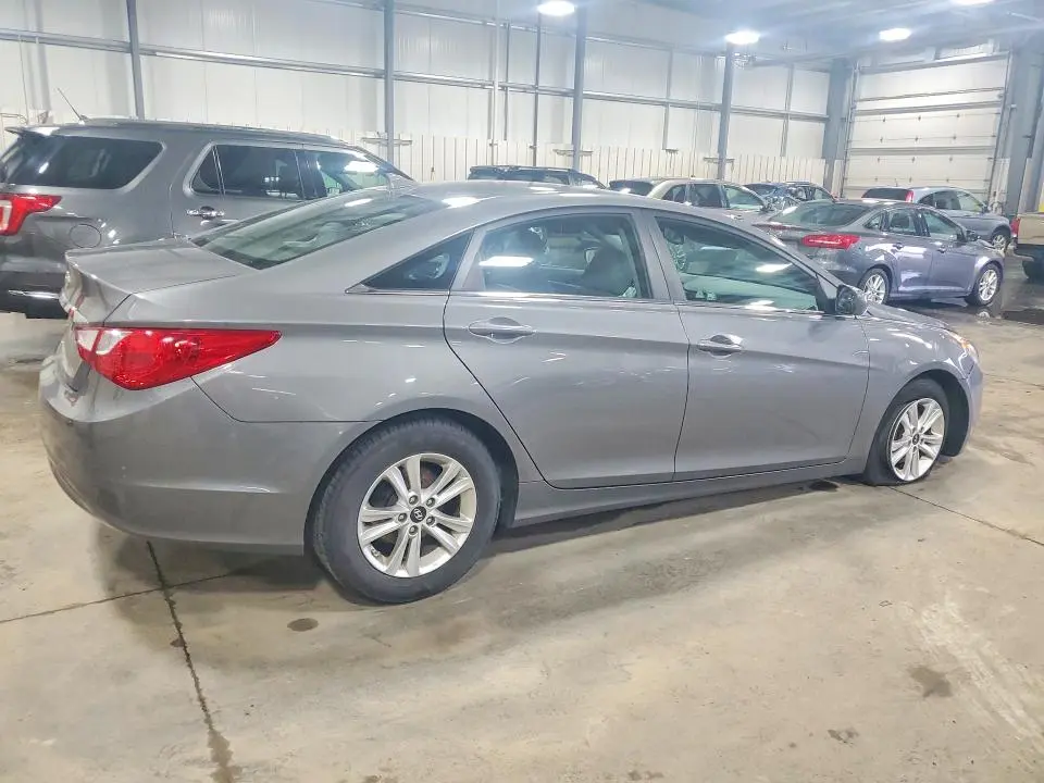 2013 HYUNDAI SONATA GLS  