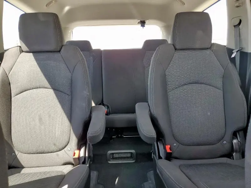 2016 CHEVROLET TRAVERSE LT  