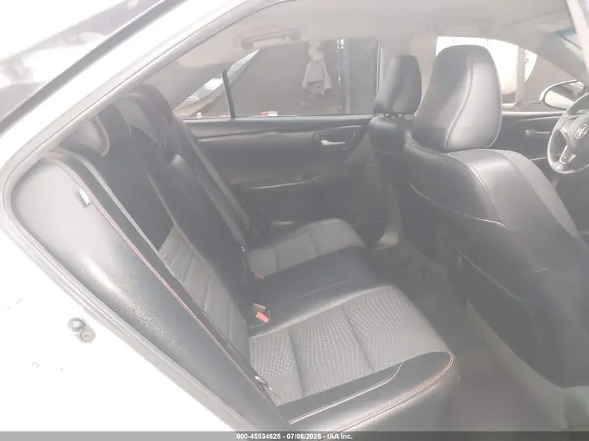2015 TOYOTA CAMRY SE
