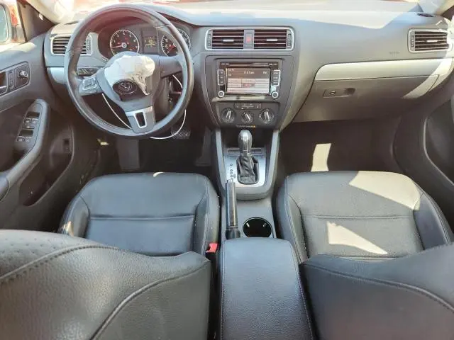 2013 VOLKSWAGEN JETTA SE  