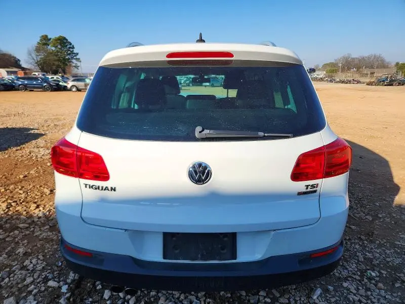 2017 VOLKSWAGEN TIGUAN   
