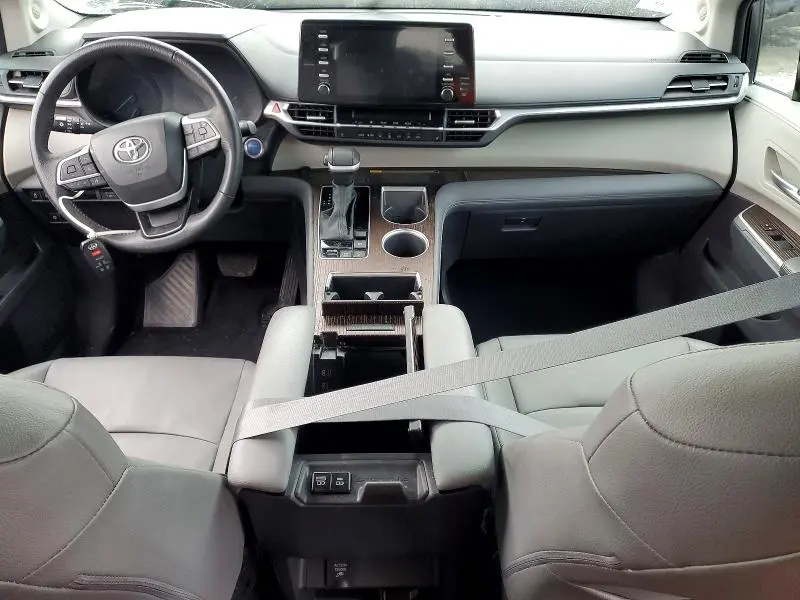 2023 TOYOTA SIENNA XLE 7-PASSENGER  