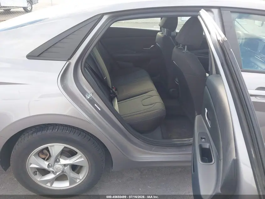 2023 HYUNDAI ELANTRA SE