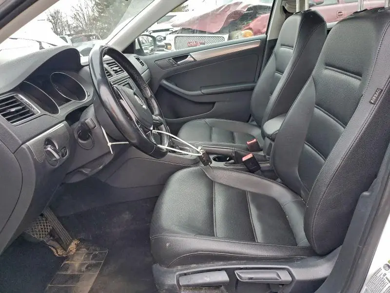 2017 VOLKSWAGEN JETTA SE  