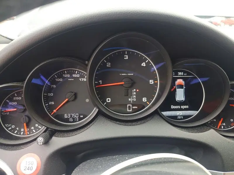 2016 PORSCHE CAYENNE   