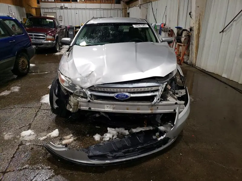 2011 FORD TAURUS SEL  