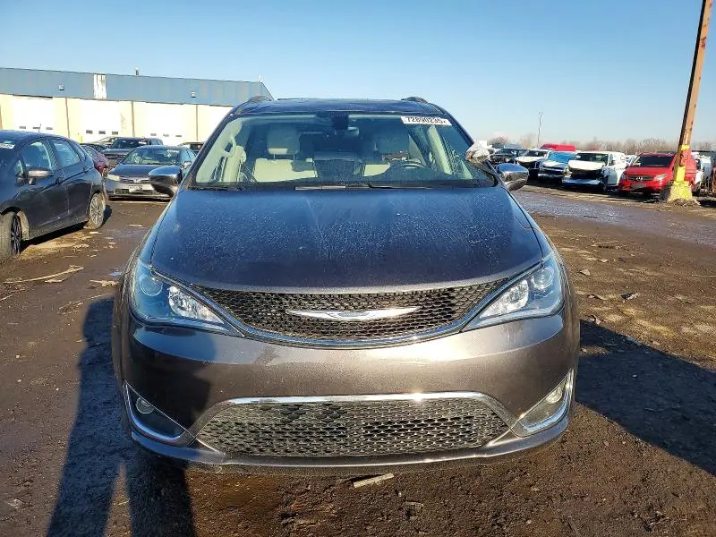 2017 CHRYSLER PACIFICA LIMITED  
