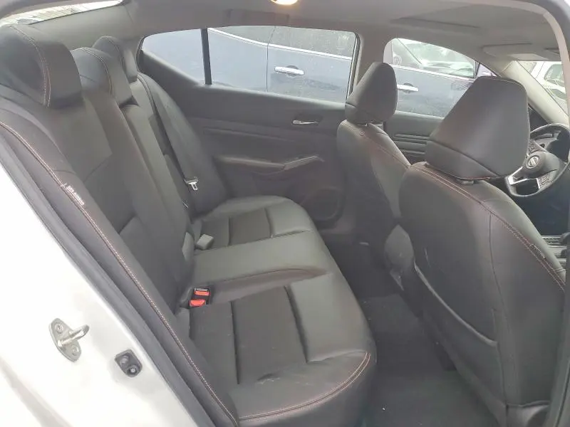 2022 NISSAN ALTIMA SR  