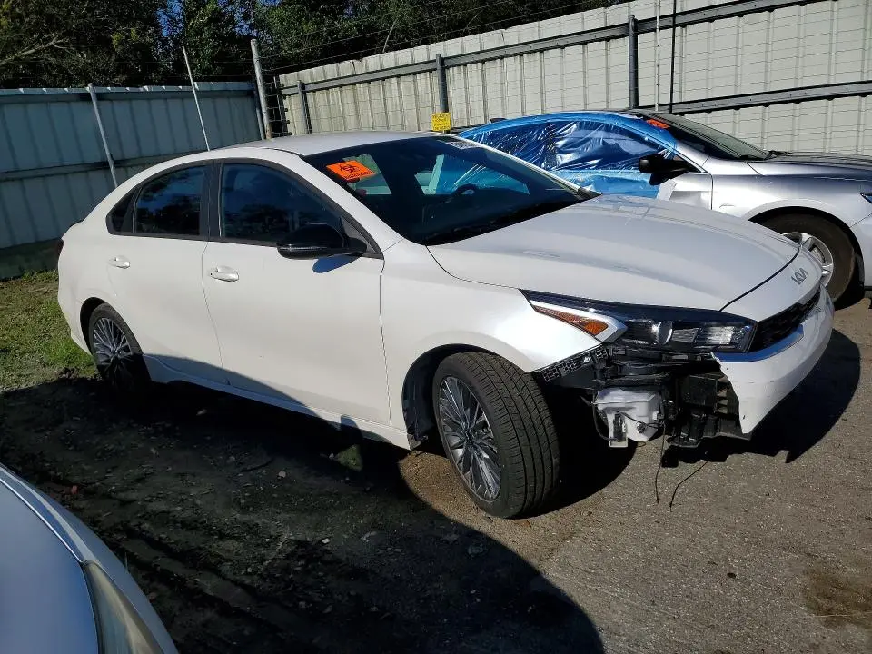 2023 KIA FORTE GT LINE  