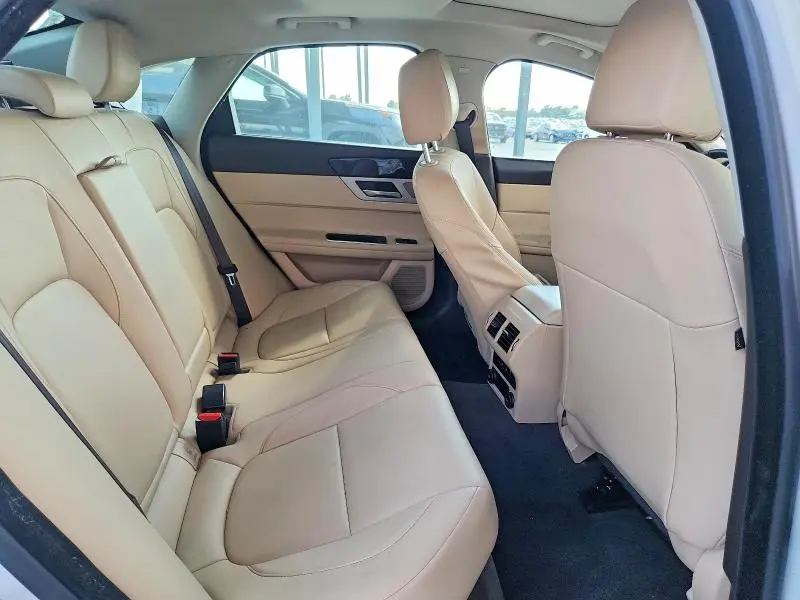 2018 JAGUAR XF   