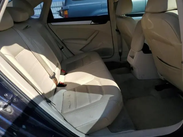 2012 VOLKSWAGEN PASSAT SE  