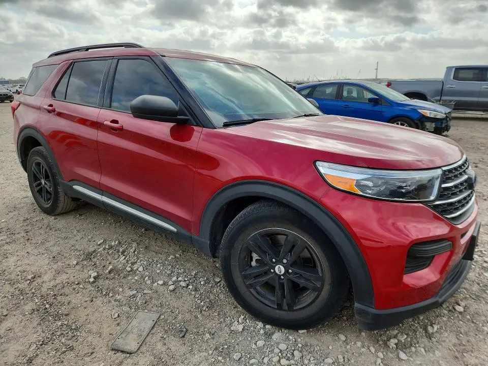 2022 FORD EXPLORER XLT  