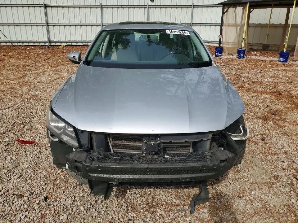 2017 VOLKSWAGEN PASSAT   