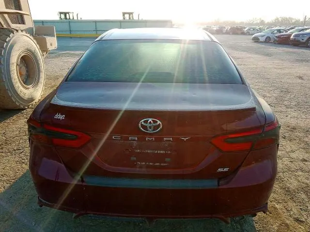 2018 TOYOTA CAMRY SE  